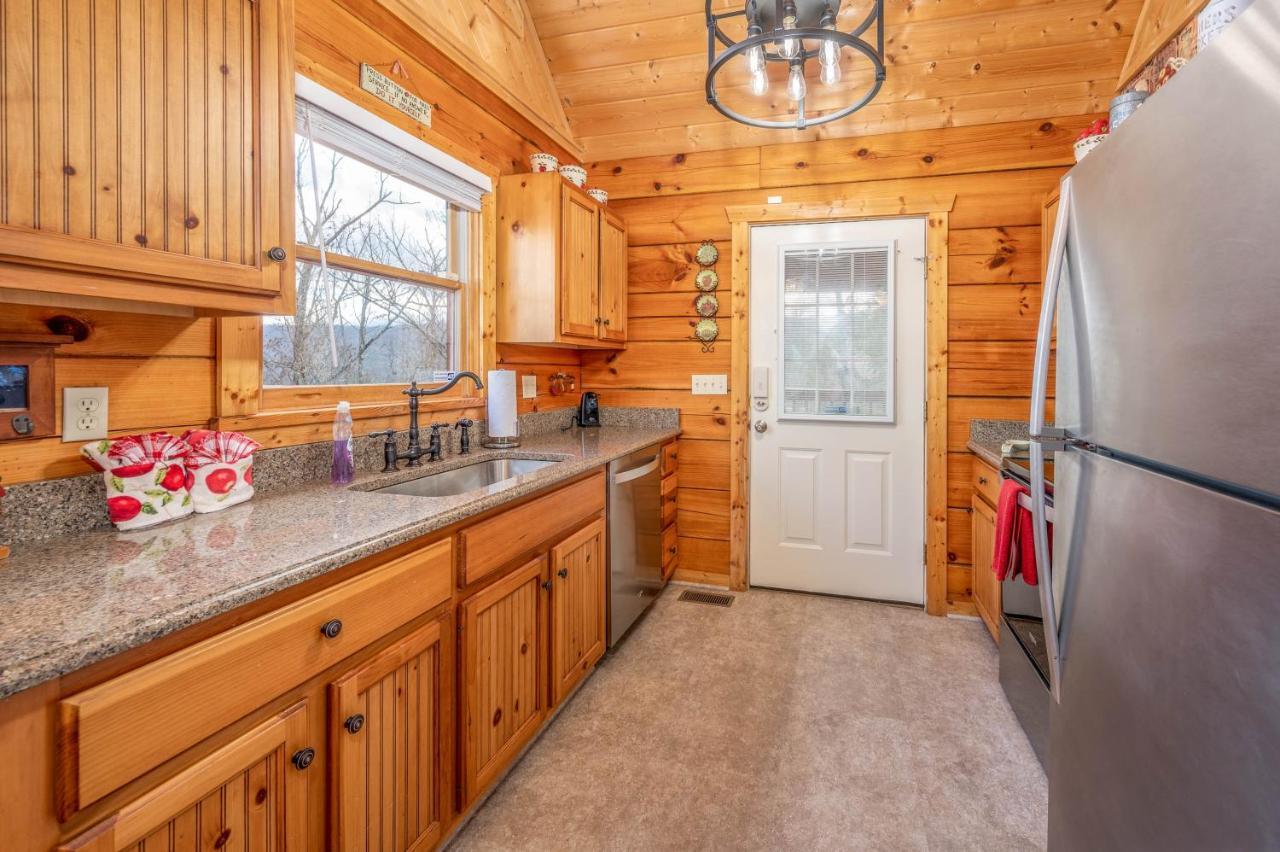 Over The Mountain - Smoky Mountain View Cabin Sevierville Dış mekan fotoğraf