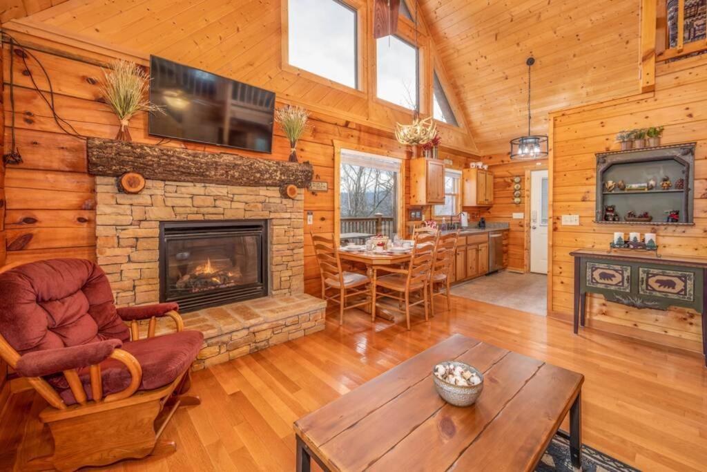 Over The Mountain - Smoky Mountain View Cabin Sevierville Dış mekan fotoğraf