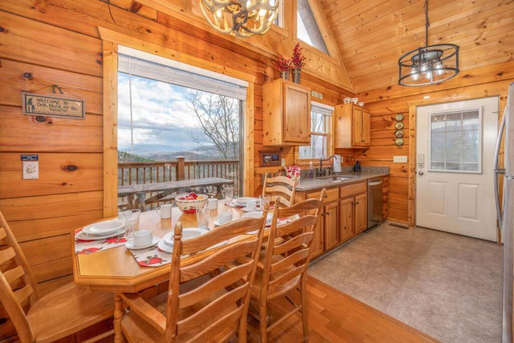 Over The Mountain - Smoky Mountain View Cabin Sevierville Dış mekan fotoğraf