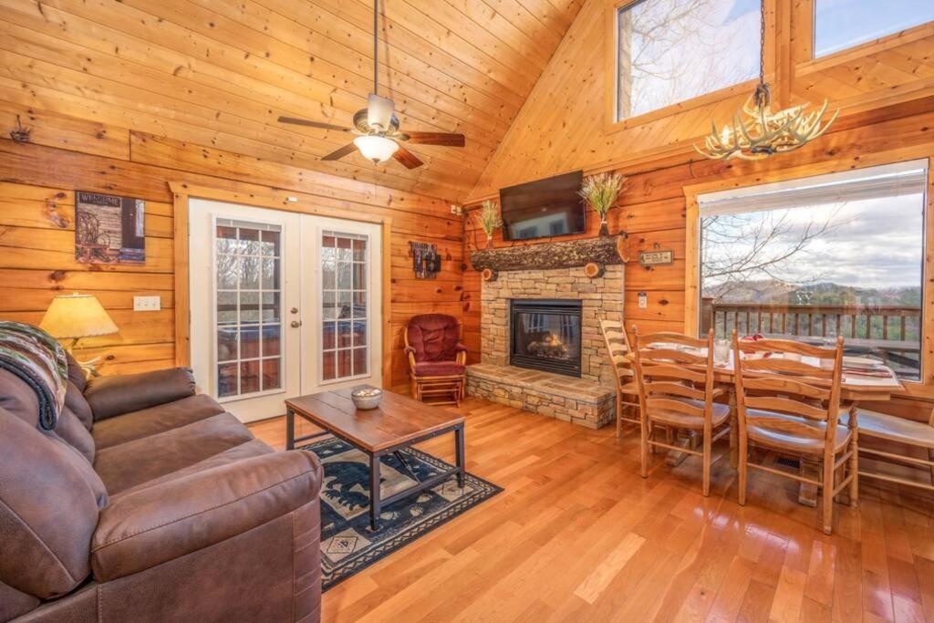Over The Mountain - Smoky Mountain View Cabin Sevierville Dış mekan fotoğraf